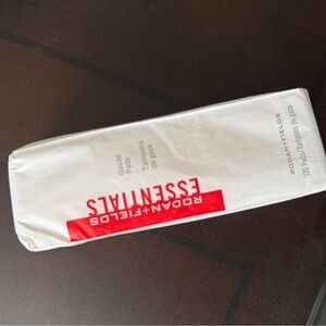 Rodan + Fields Gauze Pads Pack - White with Red Logo